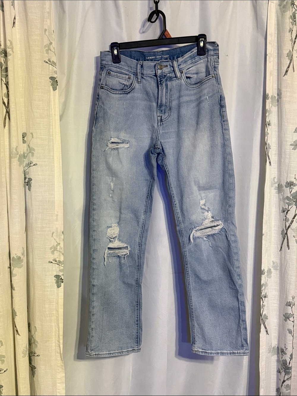 Old Navy Light Blue Men’s Straight Leg Distressed Jeans